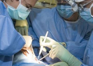 Sağ akciğer atardamarı doğuştan olmayan hastaya sol ve ana akciğer atardamarını kullanarak uyguladığımız orijinal tamir yöntemi Annals of Thoracic Surgery dergisinde yayınlandı.